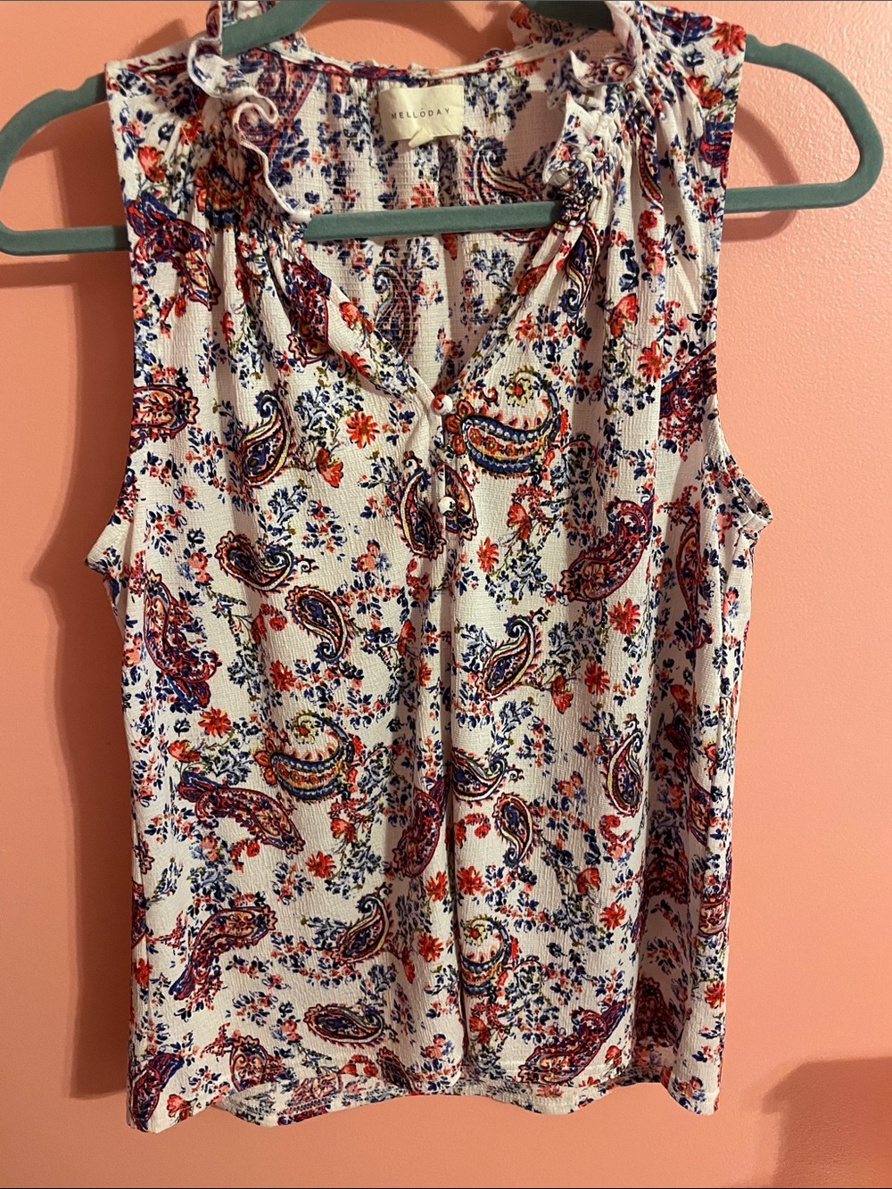 MELLODAY White Paisley Print Sleeveless Ruffle Neck Top